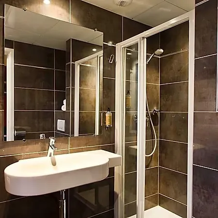 Du Eugène 3* Paris