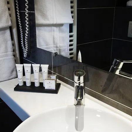 Hotel Du Eugene 3*