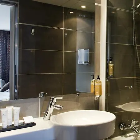 Du Eugène 3* Paris